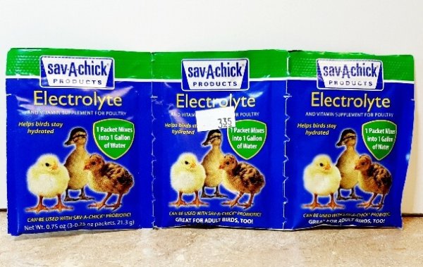 packages of electrolytes for baby chicks